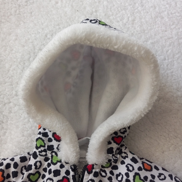 2 piece set Little Girls Size 2T - Picture 4 of 10